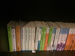 -钟书阁(松江泰晤士小镇店)