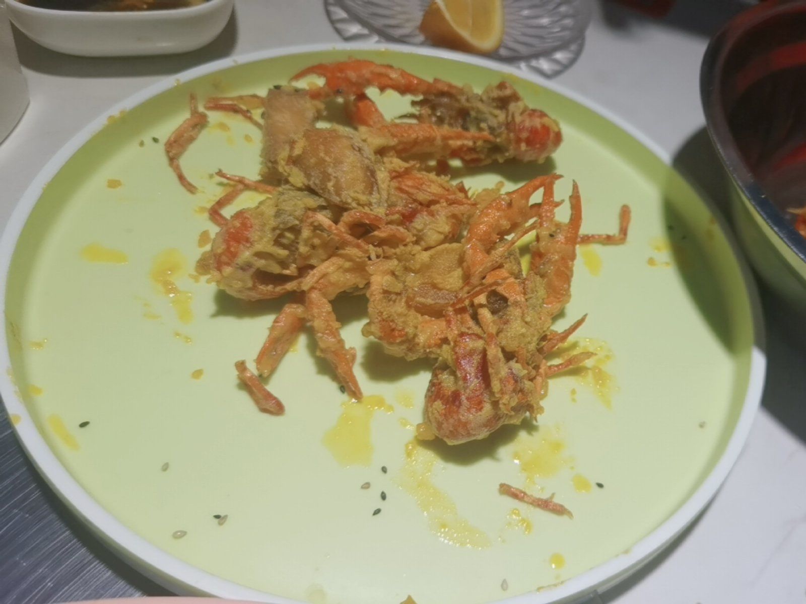 金汤蒜泥龙虾,每一只小龙虾都吸满了汤汁蒜泥超级多