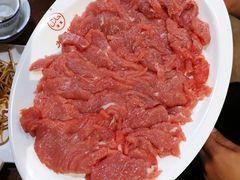 手切鲜牛上脑-大明铜锅·烤涮坊·烧烤(新开路店)