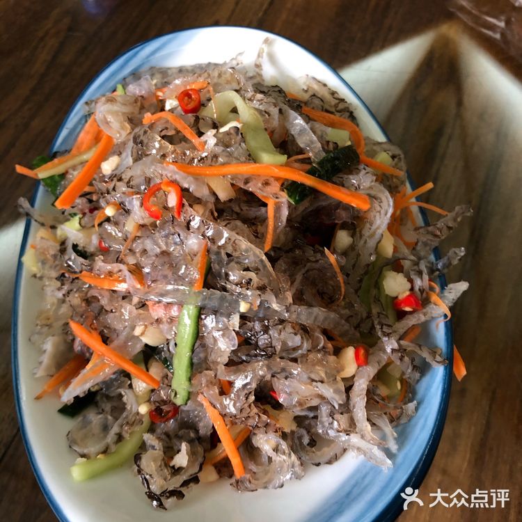 朋友在安亭添新居，大伙来此看房，到饭点了便来此就餐