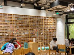 -猫的天空之城概念书店(杭州南宋御街店)