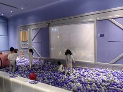 -嗨贝天地亲子乐园 · 生日派对·VR对战(万象城店)