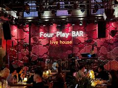 -FOUR PLAY BAR