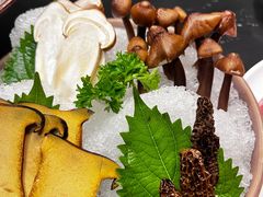 -鲜入唯煮·港式海鲜牛肉火锅(金宝街店)
