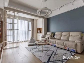 96m²多色墙面、原木、涂鸦，有趣又迷幻的组合