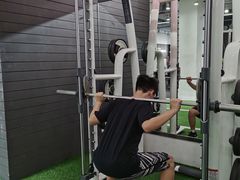 -汗水空间私教健身连锁(SM广场店)