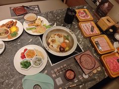 -牛YO寿喜烧·铁板烧和牛火锅自助(市府恒隆店)