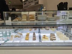 面包甜点陈列柜-科学家咖啡(恒隆广场店)