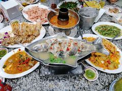 -光海鲜鱼翅餐厅(叻差拉披色路店)