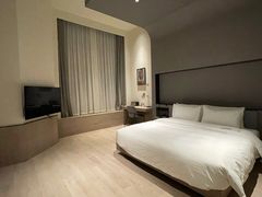 -上海虹桥中心爱琴海亚朵S酒店