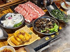 -老牌坊云南鱼豆花火锅(爱建店)
