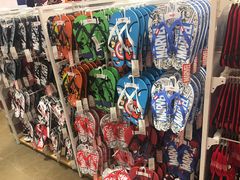 -名创优品(北京新中关购物中心地铁层店)