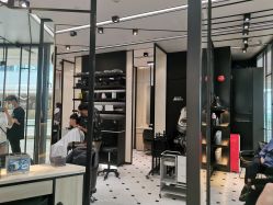 -HAIR CORNER