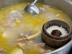 -朴小妹人参鸡汤火锅(长白山万达店)
