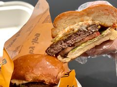 柠香蟹籽牛肉汉堡-JPG canteen(广州寺右公馆店)