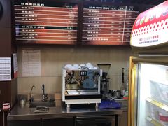 -红宝石·鲜奶小方·海派西点房(南丹店)