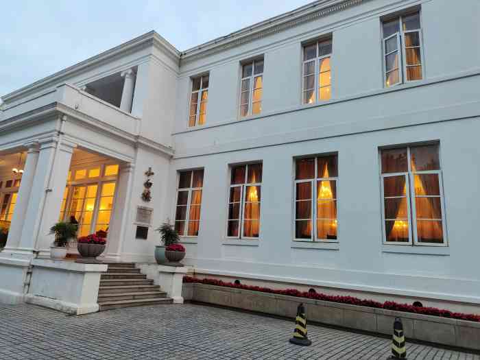 双门楼宾馆-中餐厅-" 本来很向往去这家店的,毕竟从外面看 .