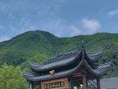 -安吉龙王山峡谷漂流