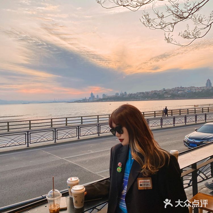 露天海边拍照｜车来车往是最好的背景📷