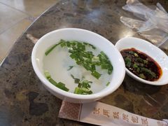-周家大连水饺(美专校街店)
