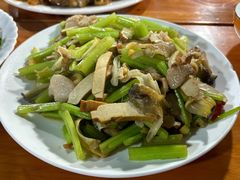 -超越海鲜屋(飞龙物业店)
