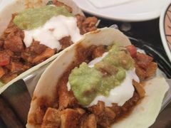 -Famous肥猫墨西哥音乐餐吧(五棵松华熙LIVE店)