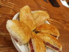 玫瑰鲜花饼-云海肴·汽锅鸡·云南菜(美罗城店)