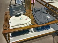 -阿迪达斯(武林银泰三叶草店)