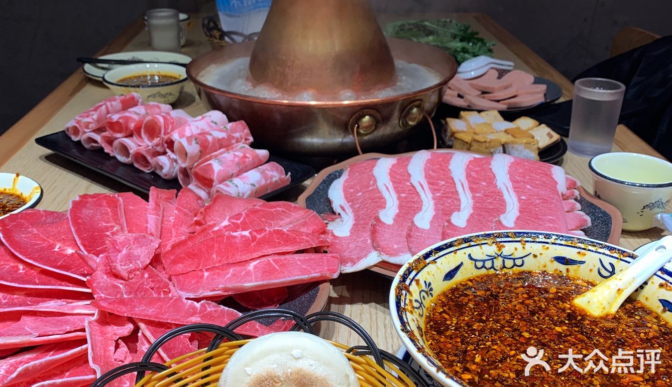 终于吃到了心心念念的宝鸡油泼辣子铜锅涮肉