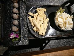 干贝咸蛋黄虾滑-哥老官重庆美蛙鱼头(西湖银泰十一哥店)
