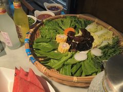 -尚尚仙·酸汤猪手·猪肚鸡火锅(华联万柳购物中心店)