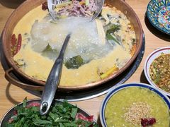 -洱火云南酸菜牛肉火锅(石景山当代商城店)