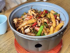 铁板鱿鱼炒年糕-日出青木·杭帮菜名店