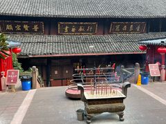 -峨眉山报国寺