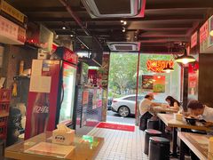 -肥汁米蘭香港米线(定西路店)