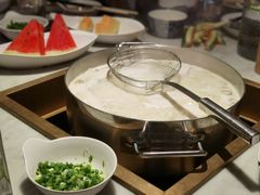 -尚尚仙·酸汤猪手·猪肚鸡火锅(华联万柳购物中心店)