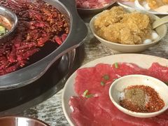 -渝嘴小老弟老火锅(华新村店)