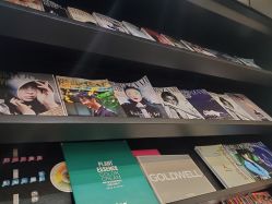 -HAIR CORNER