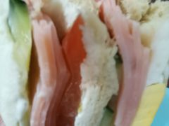 -全家便利店(东直门店)