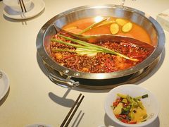 -茅草房·河畔园林火锅