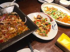-阿瓦山寨·湘菜现炒·剁椒鱼头王(咸阳总店)