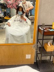 -时尚殿堂明星门店