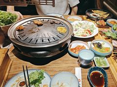 -明洞阿姨·韩式酱蟹烤肉·创意料理(三元桥店)