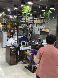 -阿兵荣辉美容理发有限公司