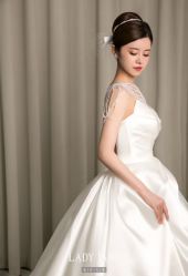 -Lady  Jane高端婚纱礼服馆