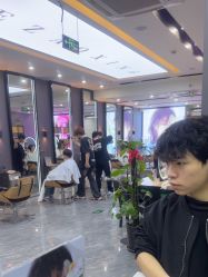 -藤野造型烫染·漂发