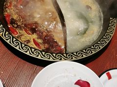 大骨鸳鸯锅-黄家码头老火锅(解放碑旗舰店)