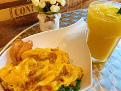 官塘辉哥滑蛋虾饭-公仔堂港式茶餐厅(西村店)