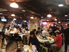 大堂-鲜入围煮花胶鸡海鲜火锅