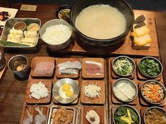 -银米·云南传统过桥米线(双廊黑金冠店)